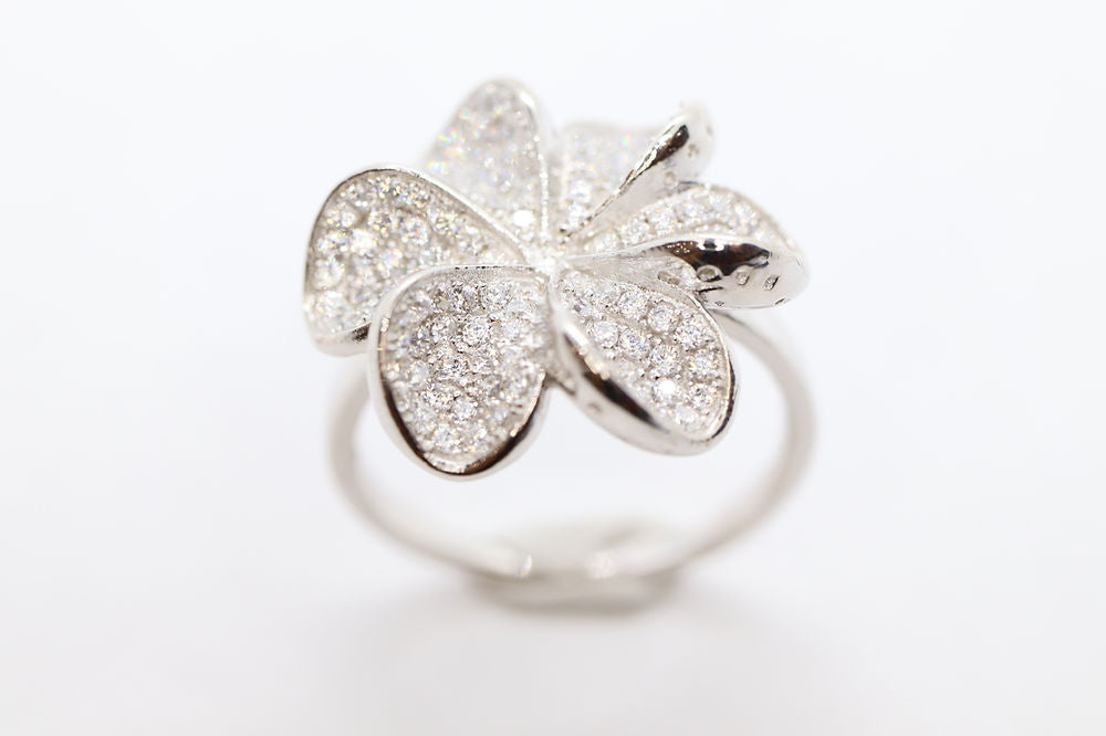 Anillo Flor Plata .925 con Baño de Rodio y Zirconias