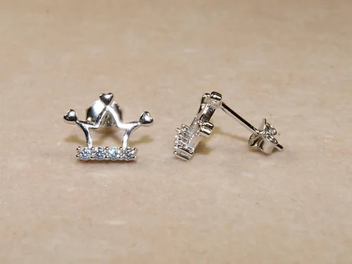 Aretes Corona Plata .925 con Baño de Rodio y Zirconias