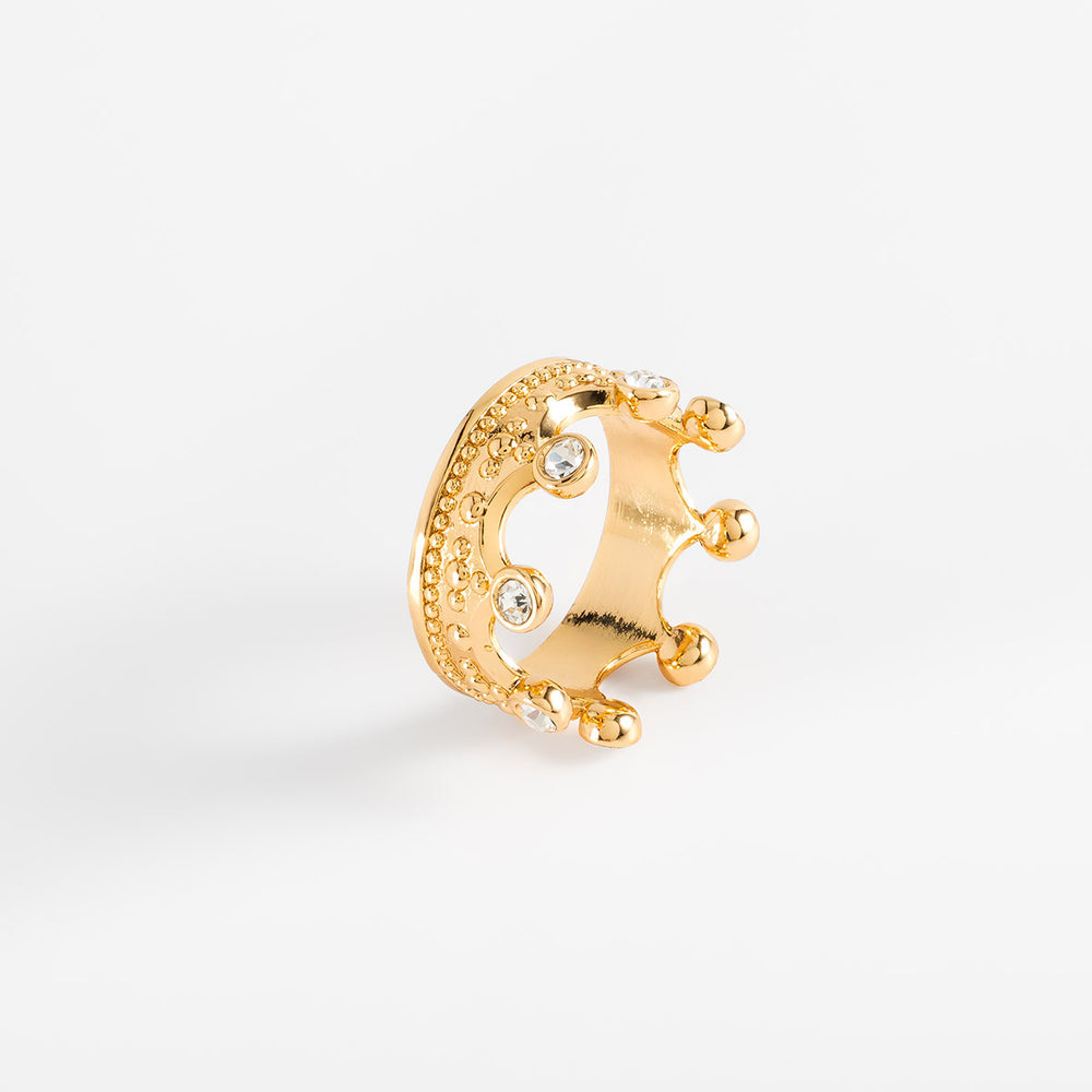 Anillo tipo corona con baño de oro y cristales