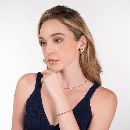 Aretes de poste con diseño de corazón