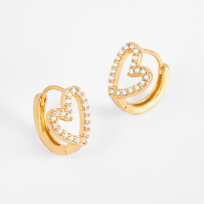 Aretes Huggie de corazón con Diamonice
