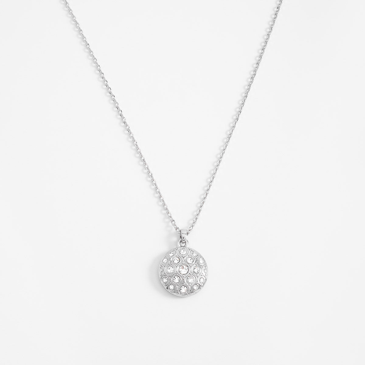 Collar en baño de rodio con medallón de toques brillantes