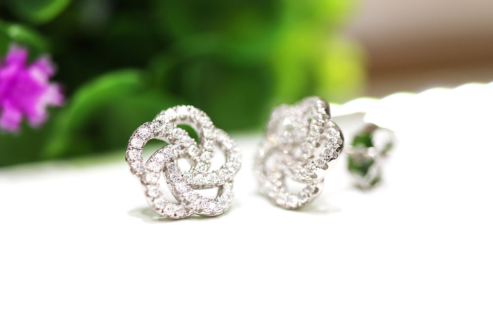 Aretes de Rosas - Plata .925 con Baño de Rodio y Zirconias