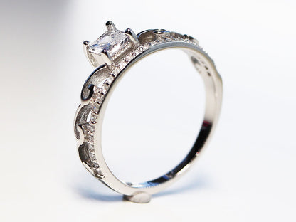 Anillo Princesa Plata .925 baño Rodio