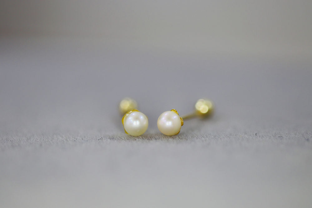 Broquel Oro 10k Perla Mini 3mm Nat Cultivada