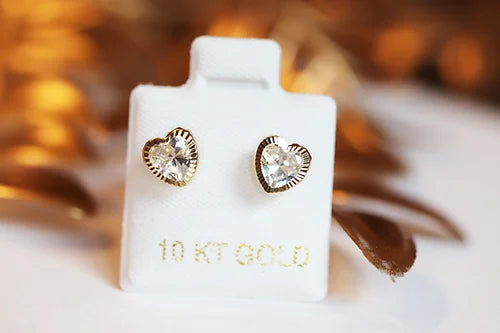 Broquel Oro 10k Recto Corazón 6x6mm Bisel diamantado