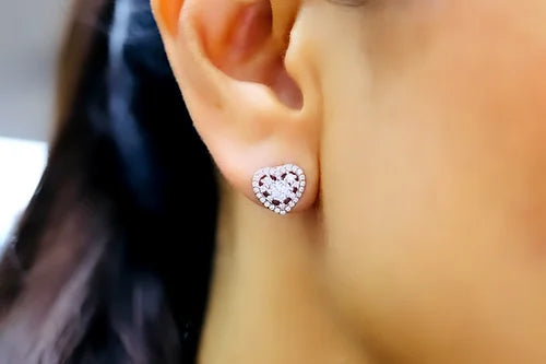 Aretes Corazón Plata .925 con Baño de Rodio y Zirconias