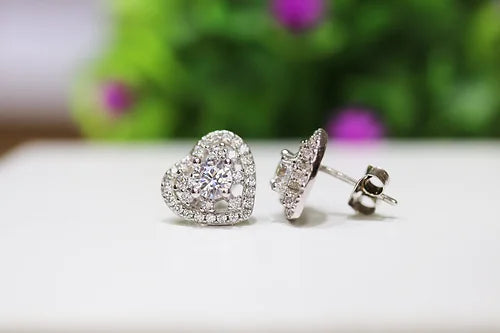 Aretes Corazón Plata .925 con Baño de Rodio y Zirconias