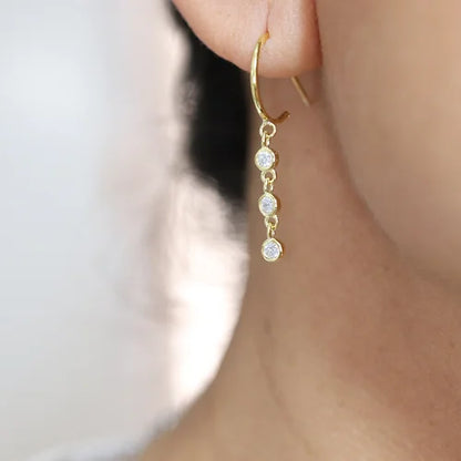 Aretes largos 3 Zirconias Plata .925 Baño Rodio