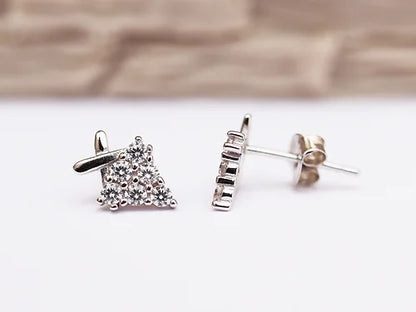 Aretes Triangulo Plata .925 con Baño de Rodio y Zirconias